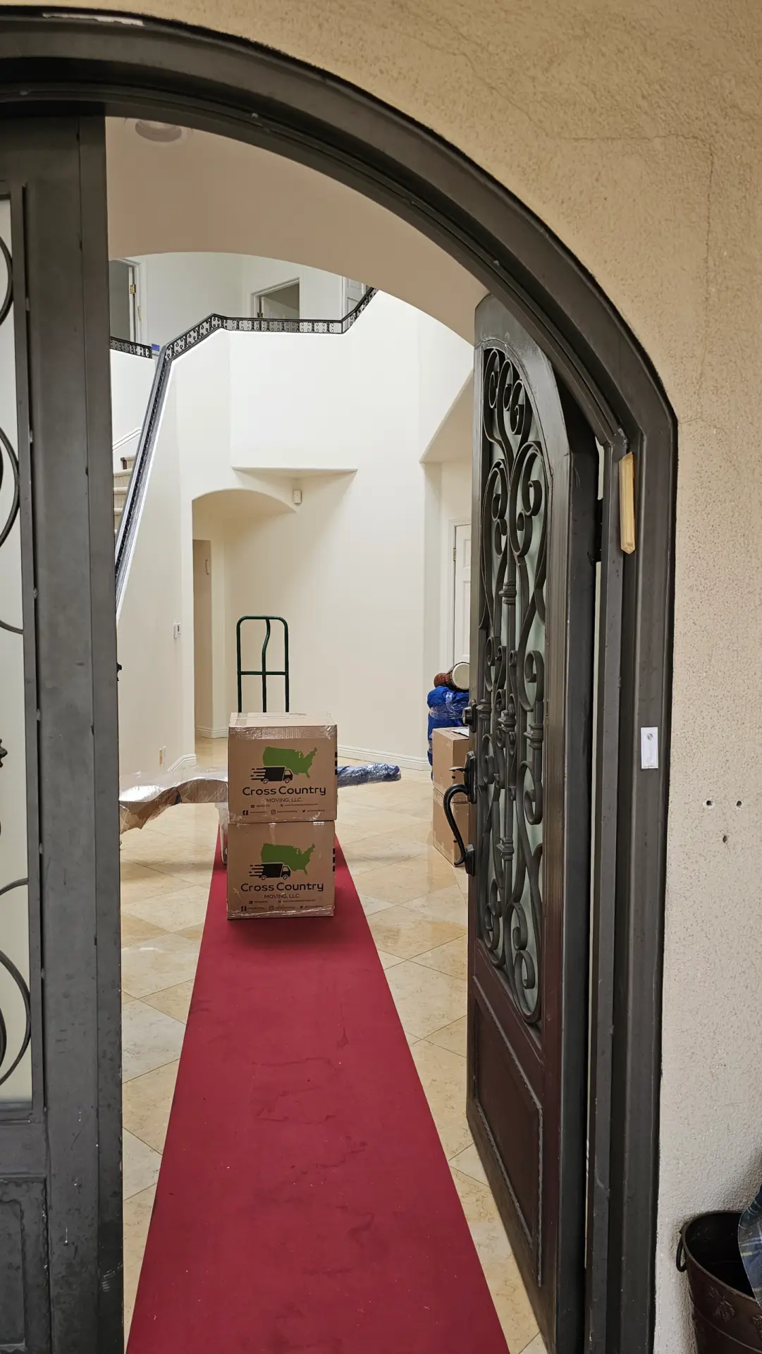 Careful furniture handling for Los Angeles to Austin route